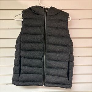 Gap Womens XS Grey Quilted Hood Vest Wool Shell Down Fill Super Warm Cozy Winter